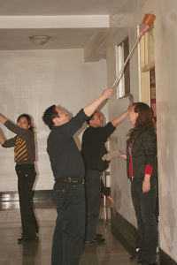 庆“五一”迎“五四”菏建集团机关进行义务劳动